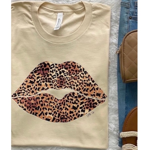 Tops - SOLD OUT Cream Leopard Lips Graphic Bella Canvas Tee